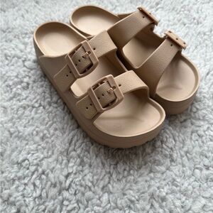 Women’s Tan Sandals